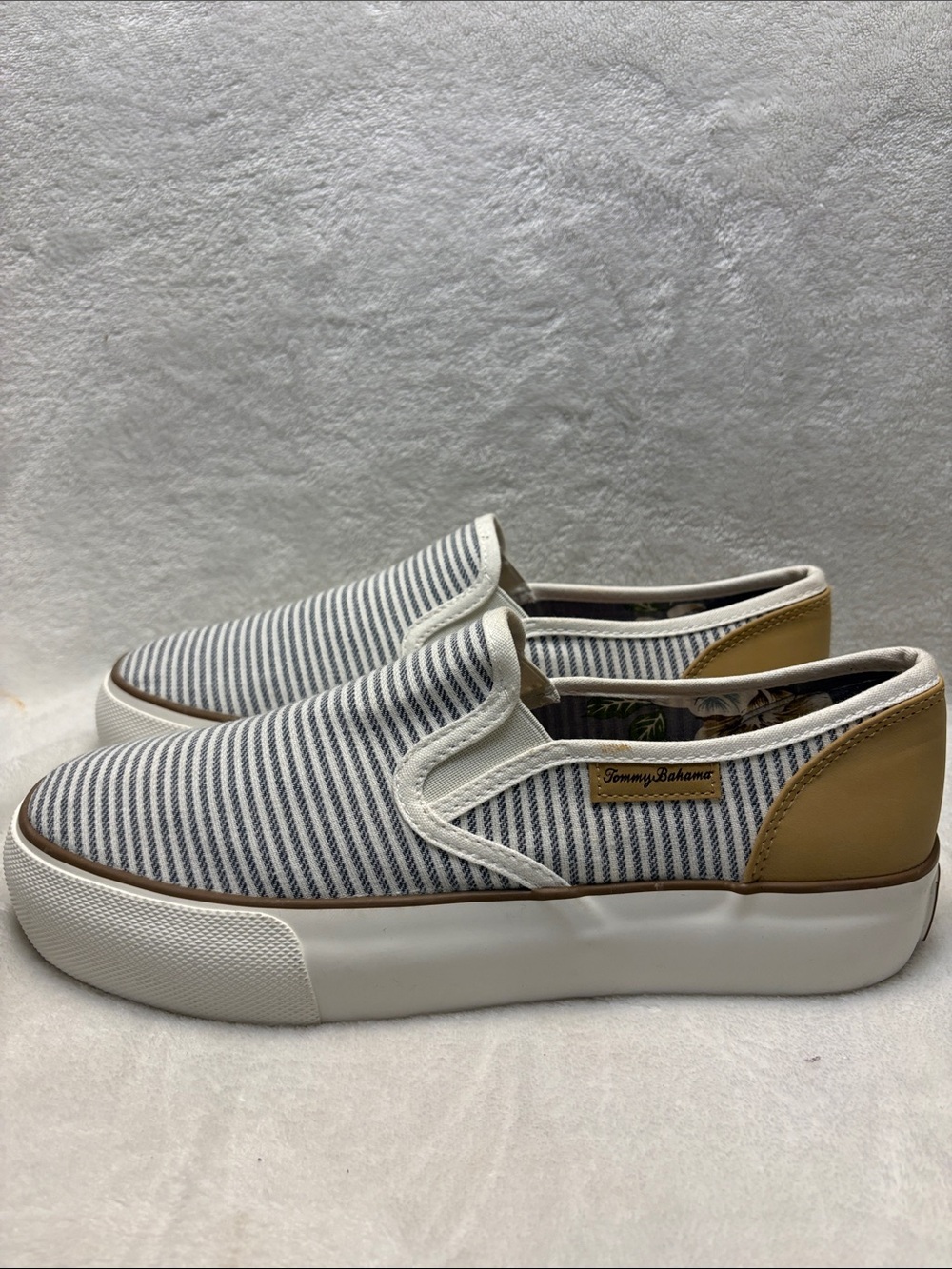 NWOT Tommy Bahama White and Navy Striped Slip-On Loafers Sz: 10